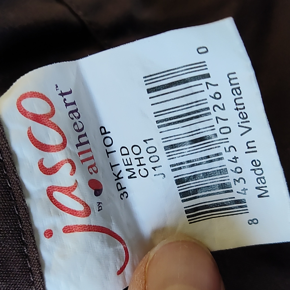 3 Scrub Sets. - image 2